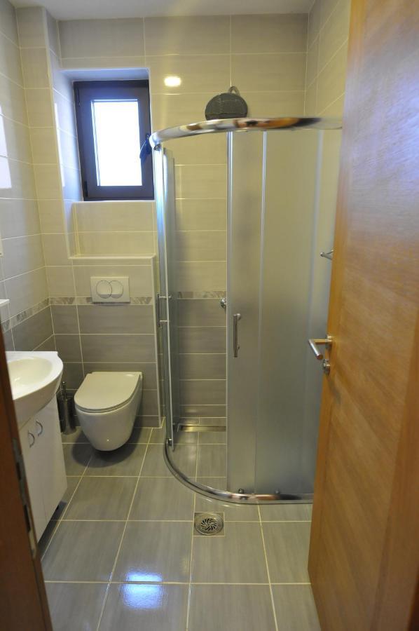 Alex 2 Apartman Vrnjačka Banja Стая снимка